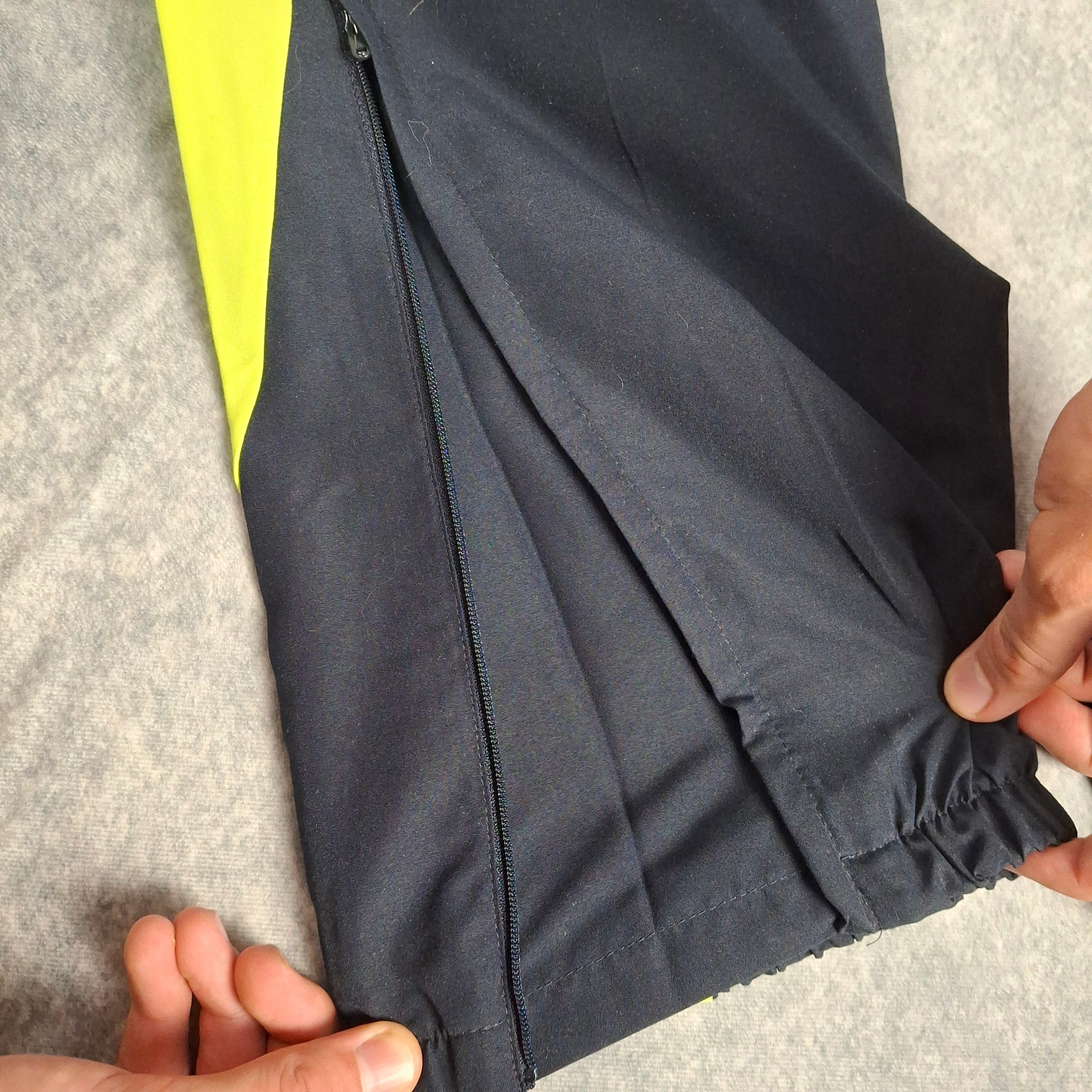 Real madrid tracksuit (L) Neon and white