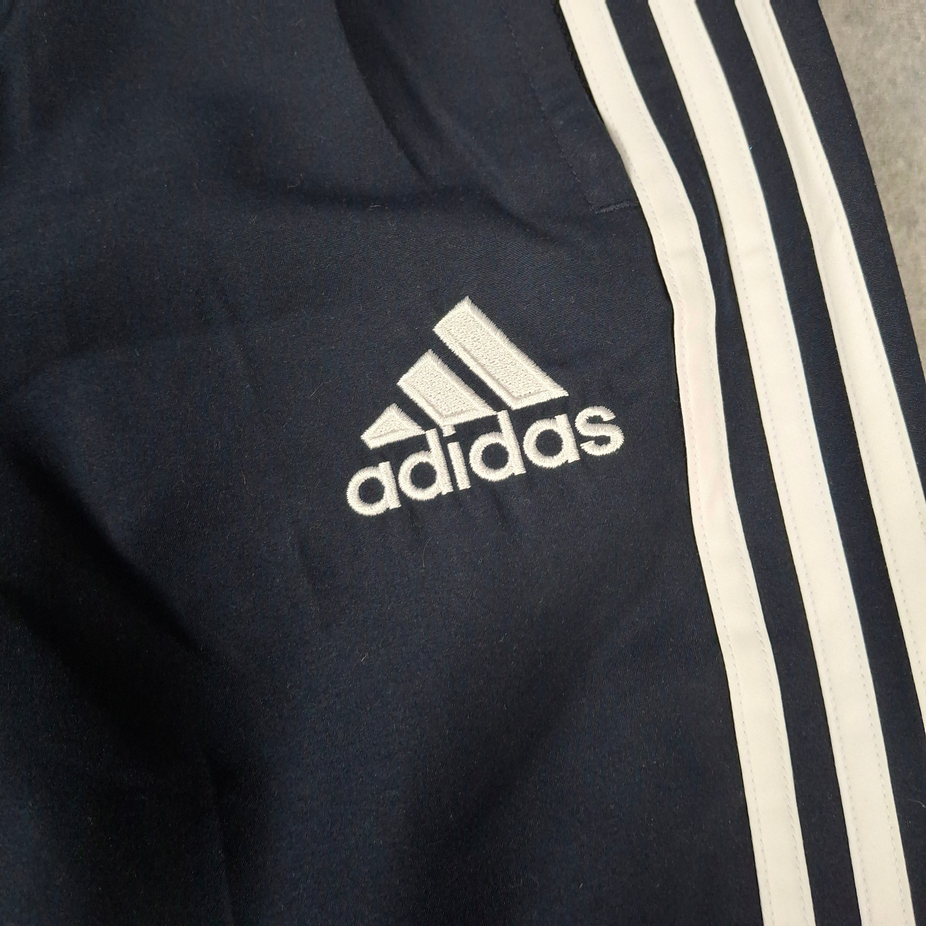 Real madrid tracksuit (L) Neon and white