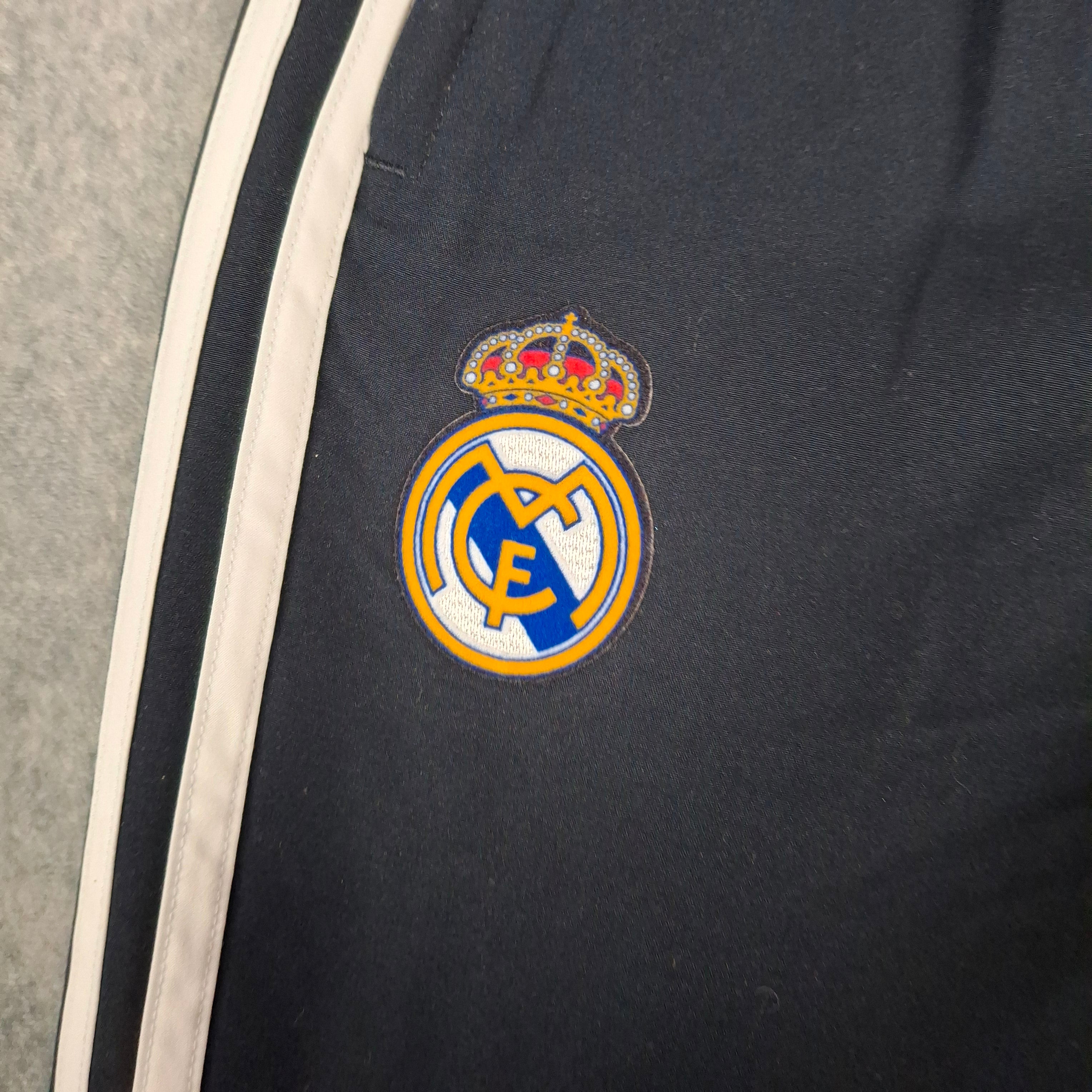 Real madrid tracksuit (L) Neon and white