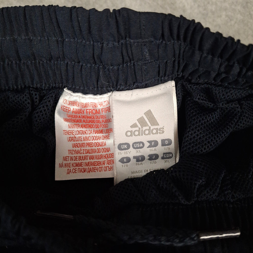 Real madrid tracksuit (L) Neon and white