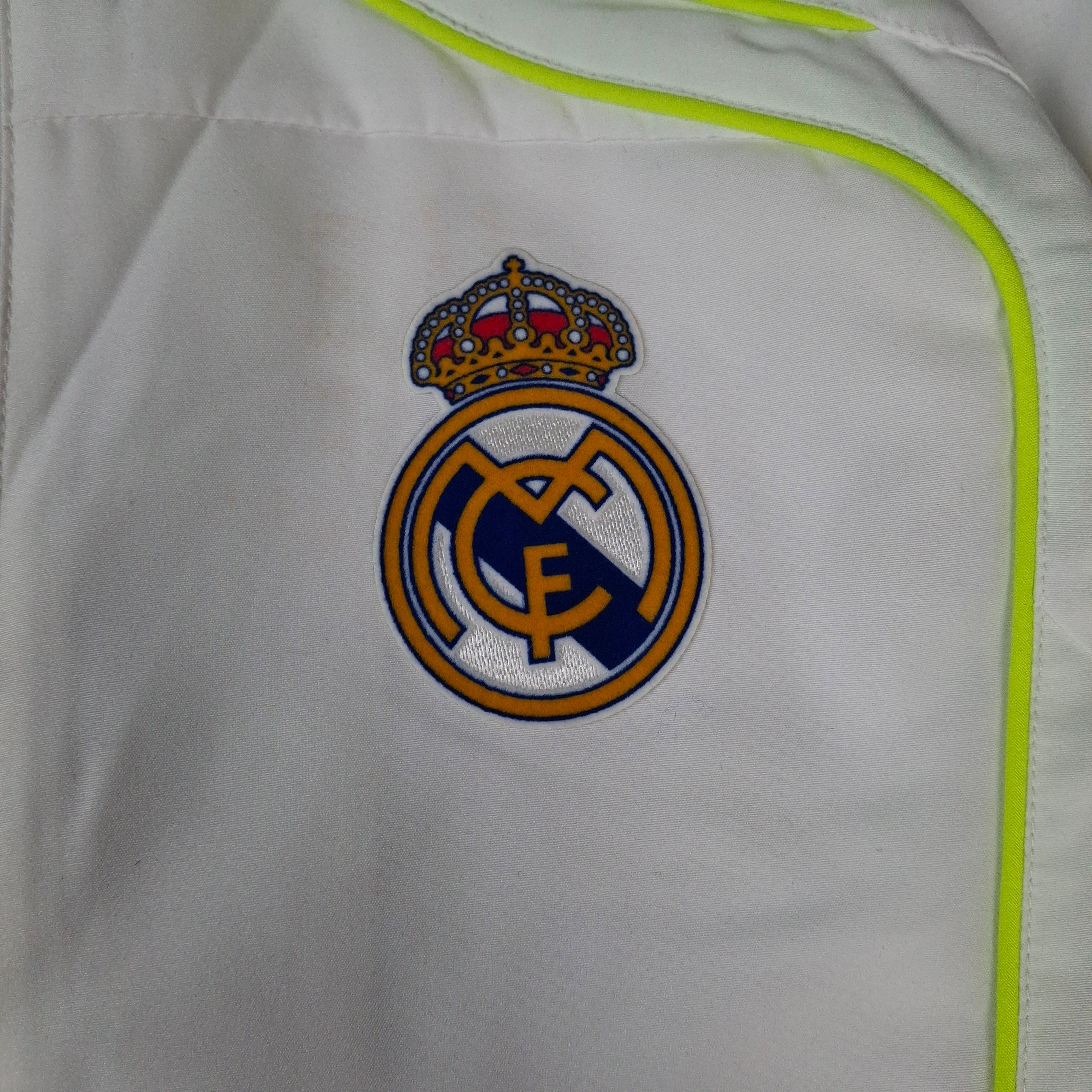Real madrid tracksuit (L) Neon and white