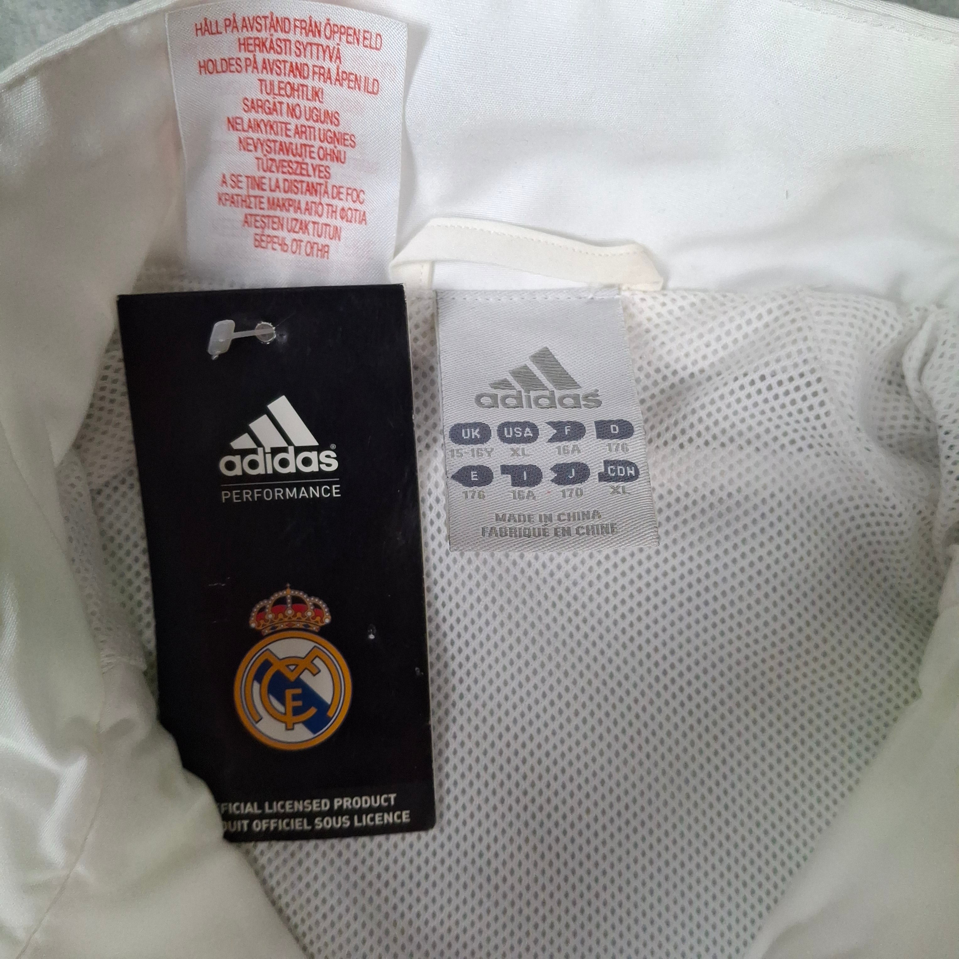 Real madrid tracksuit (L) Neon and white