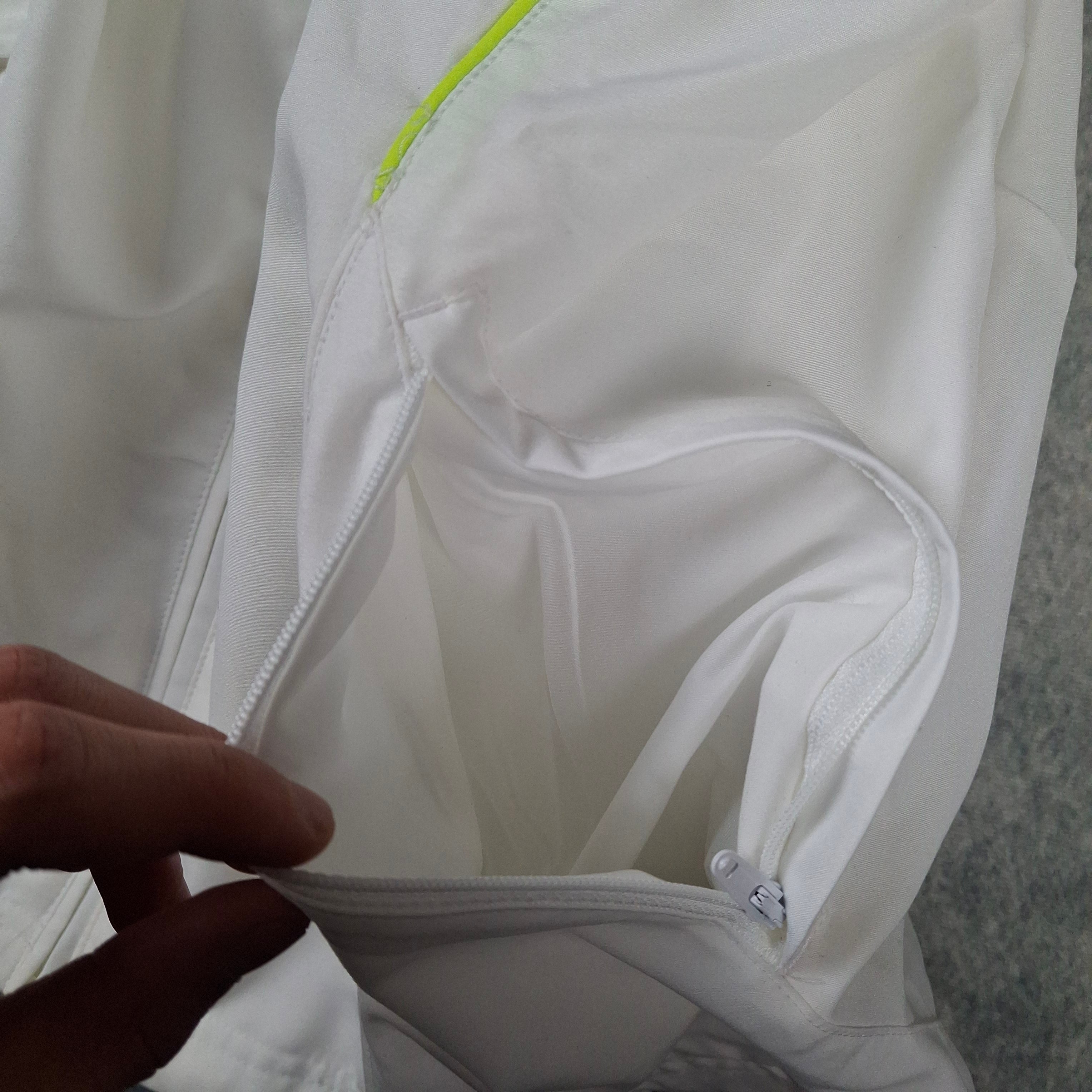 Real madrid tracksuit (L) Neon and white