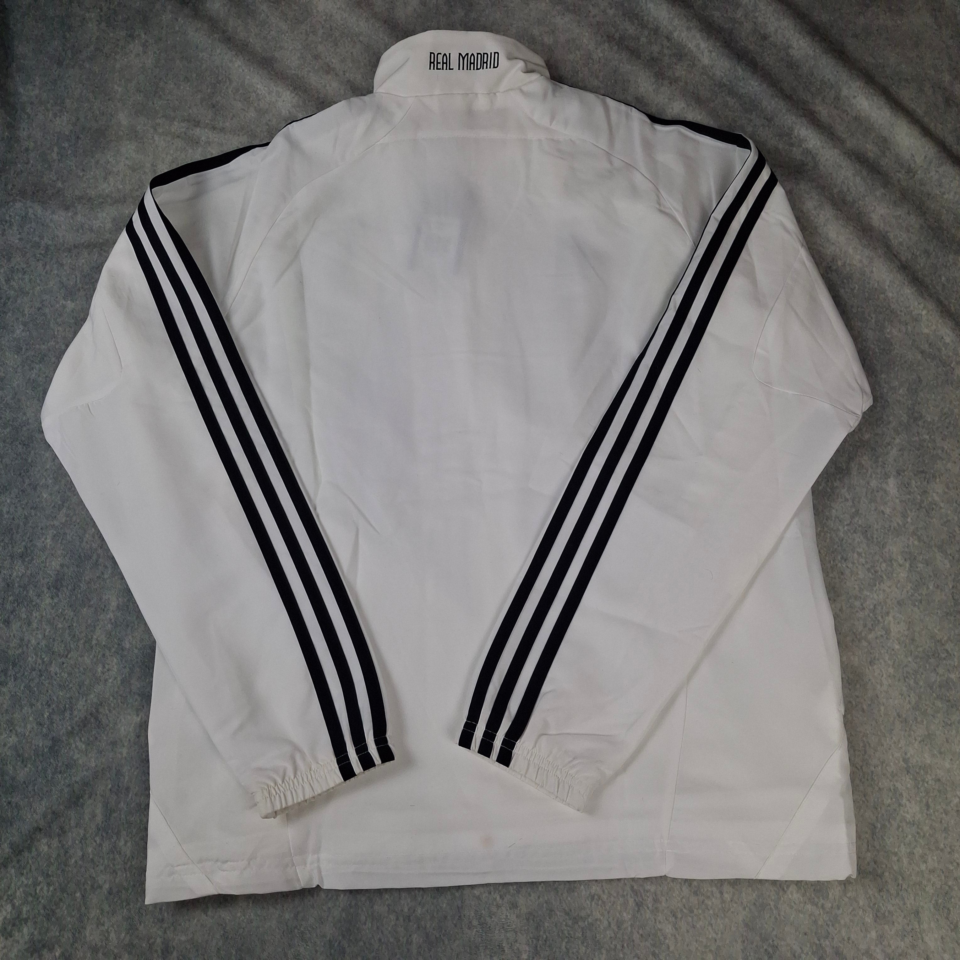 Real madrid tracksuit (L) Neon and white