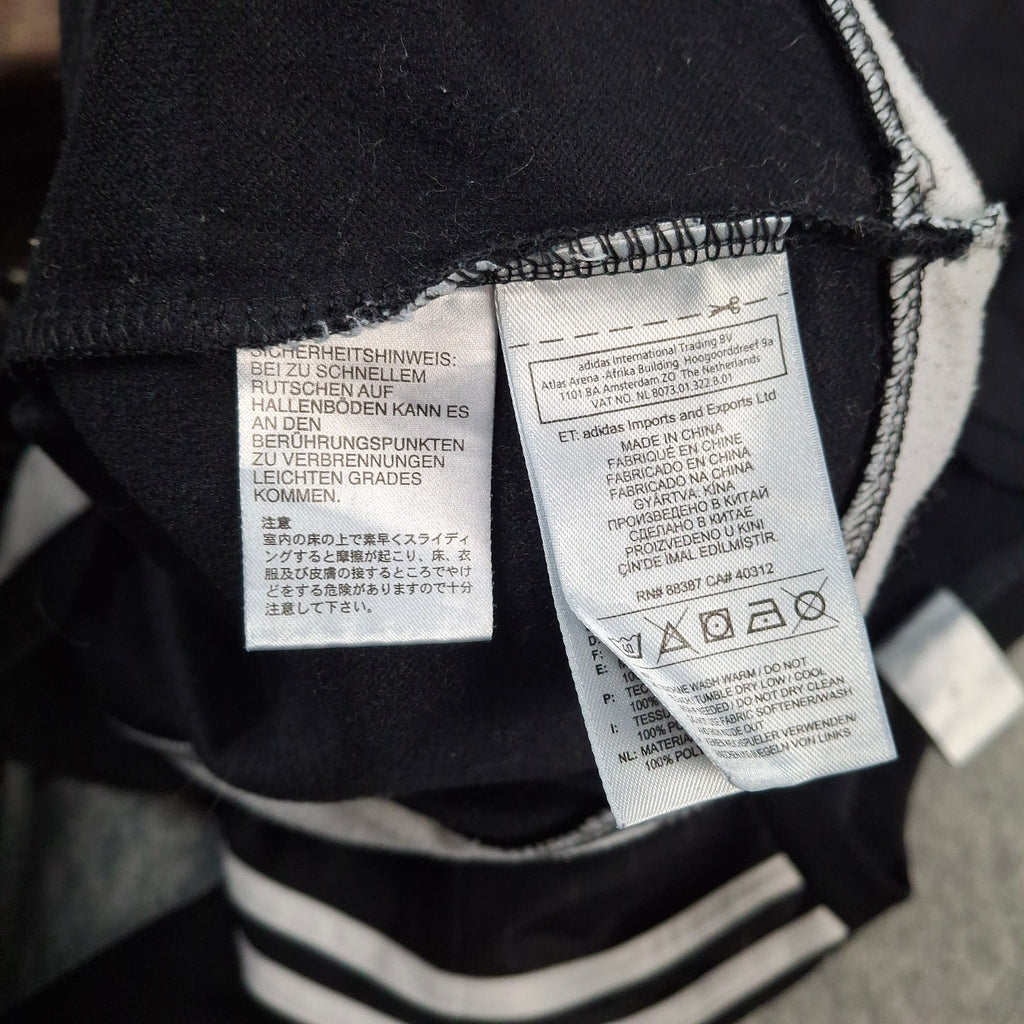 Adidas sweater (M)