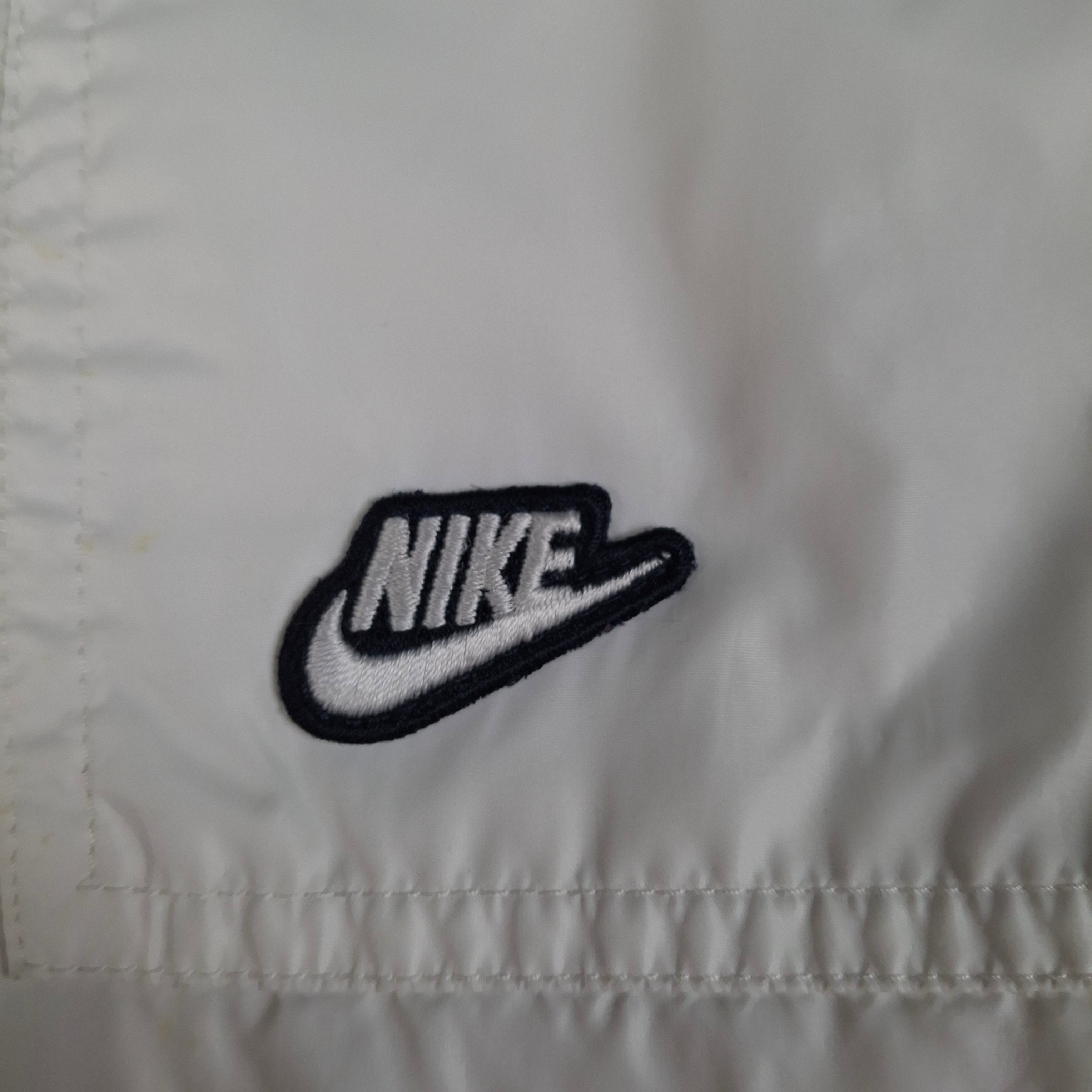 Nike white vintage Jacket (M)