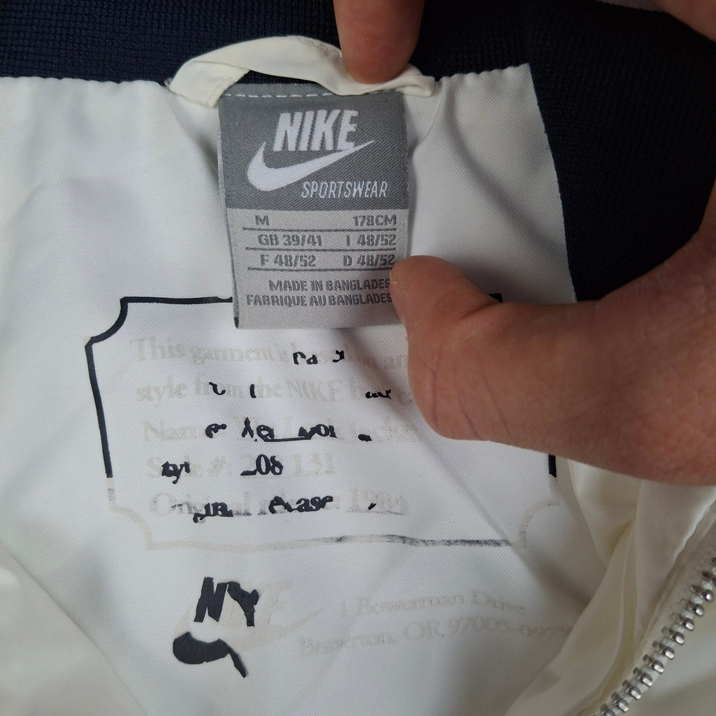 Nike white vintage Jacket (M)