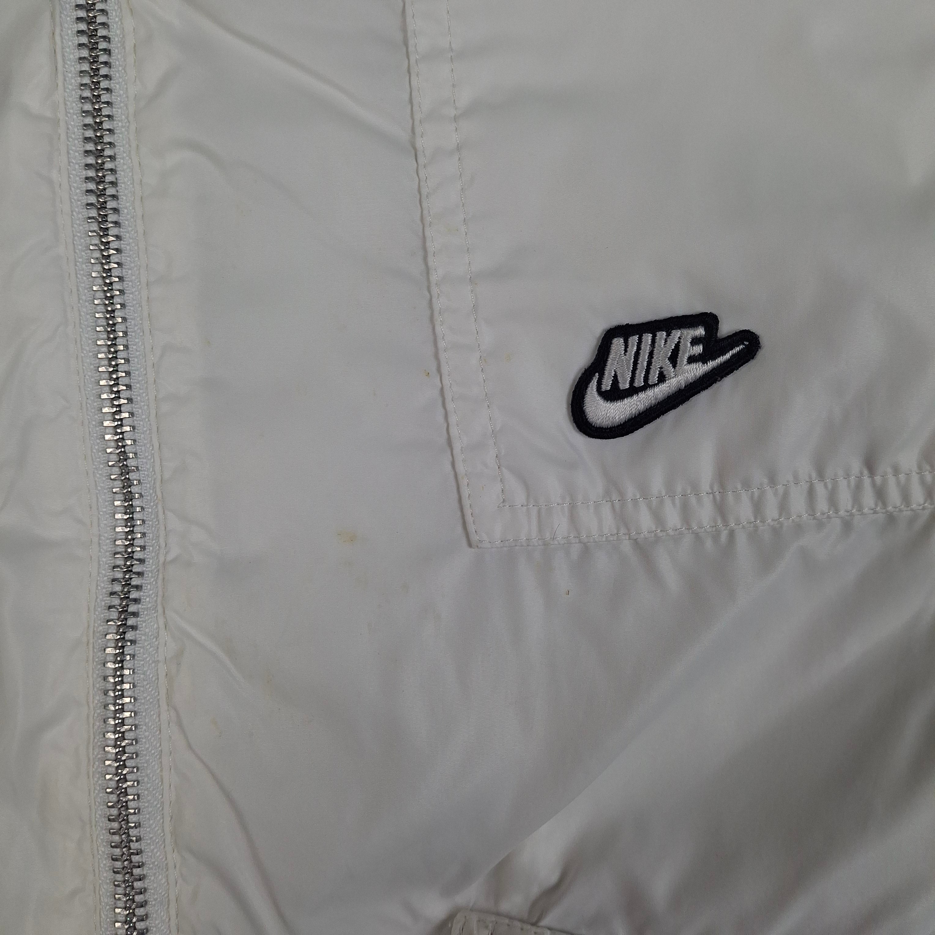 Nike white vintage Jacket (M)