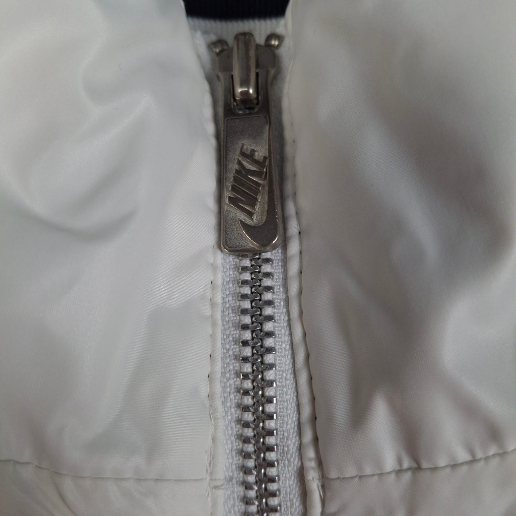 Nike white vintage Jacket (M)